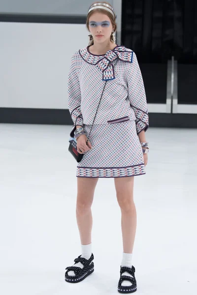 Look 48